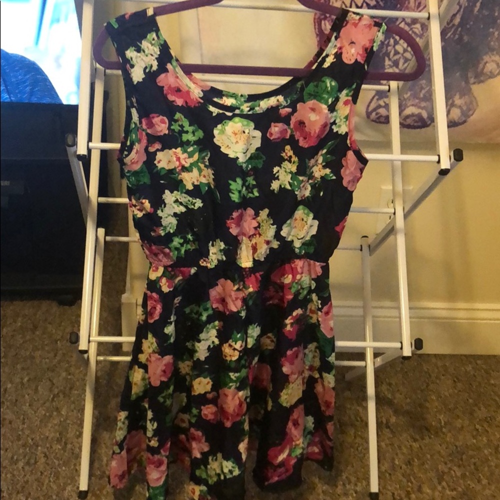 BOGO FLORAL DRESS - Picture 3 of 7